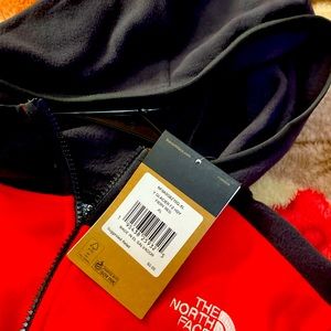 North face hooded full zip fleece brand new with tag